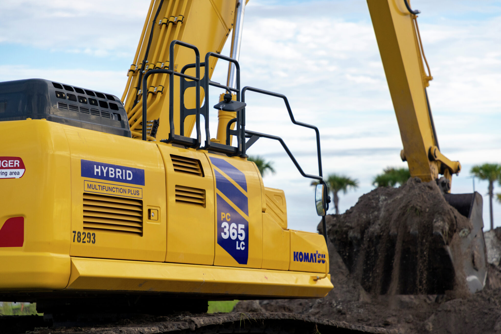 Excavator-PC365LC-Wildwood-FL-DS-250909-IMG_2239-2048x1366