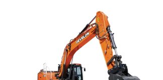 Develon Expands -9 Series with New 33-Tonne Excavator